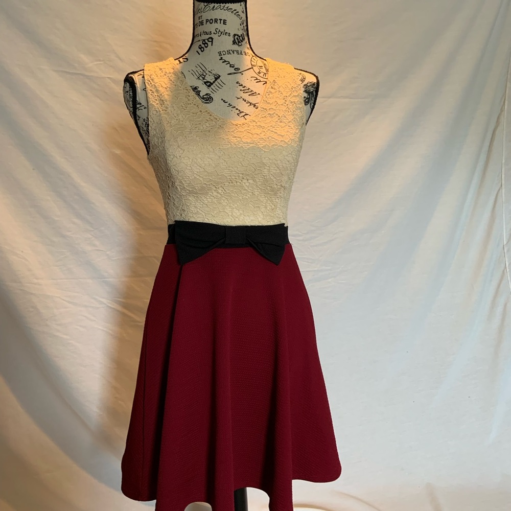COPY - Rue 21 juniors dress, size S, burgundy/cream color, fit and flare style